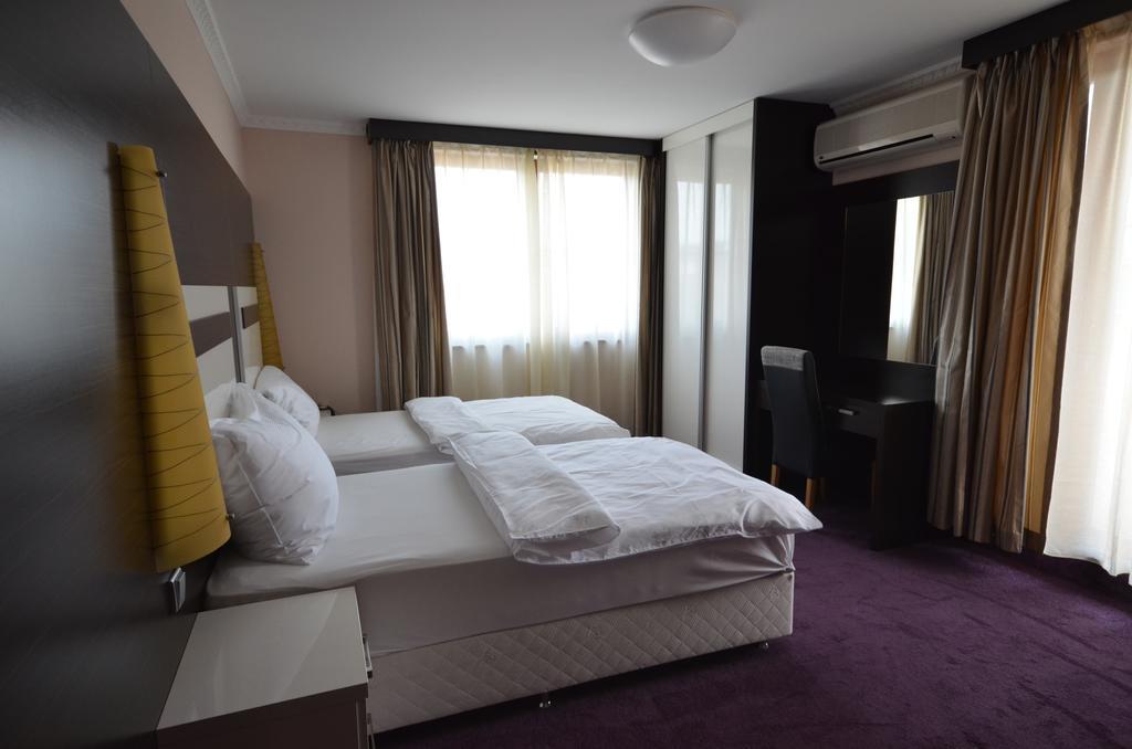 Teplice Plaza Aparthotel Bagian luar foto